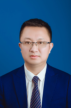 滕斌证件照.jpg